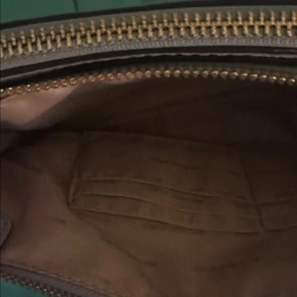 Michael Kors Elegant Gray Crossbody Bag - Picture 4 of 8